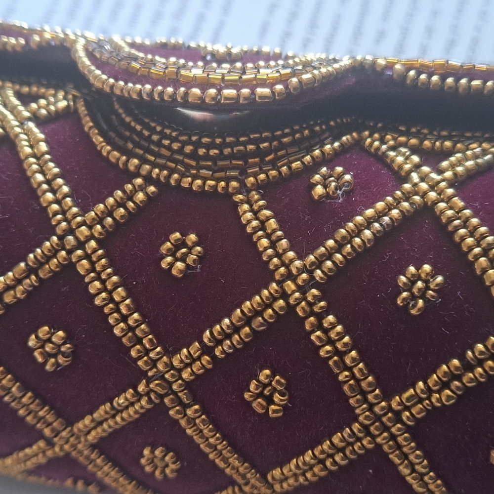 Burdau Tube Velvet And Gold Bead Eveing Purse - Picture 9 of 12